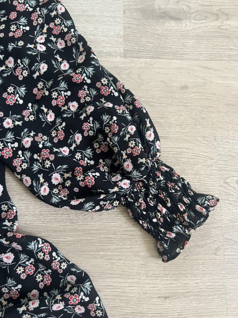 Max Studio Black V Neck Balloon Sleeve Floral Bohemian Casual Mini Dress - Picture 9 of 11
